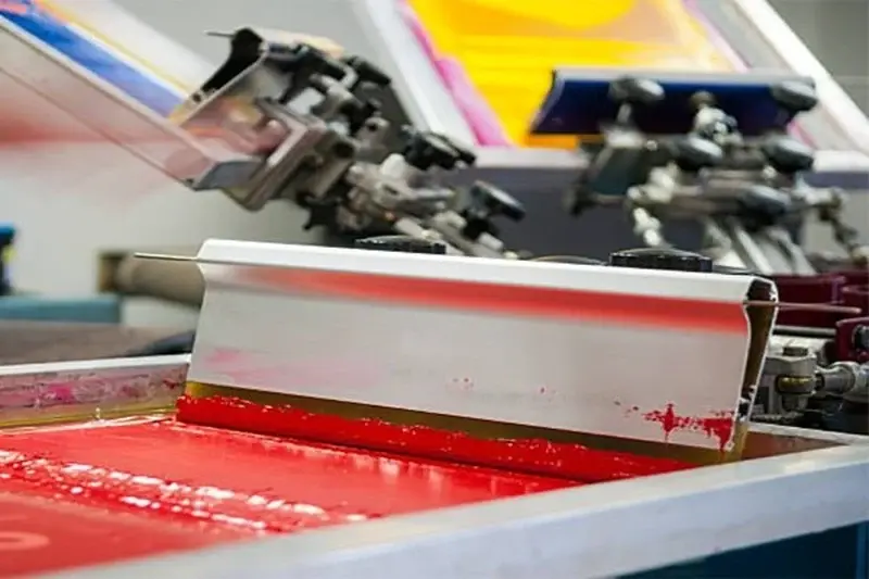 Screen printing on silk fabric