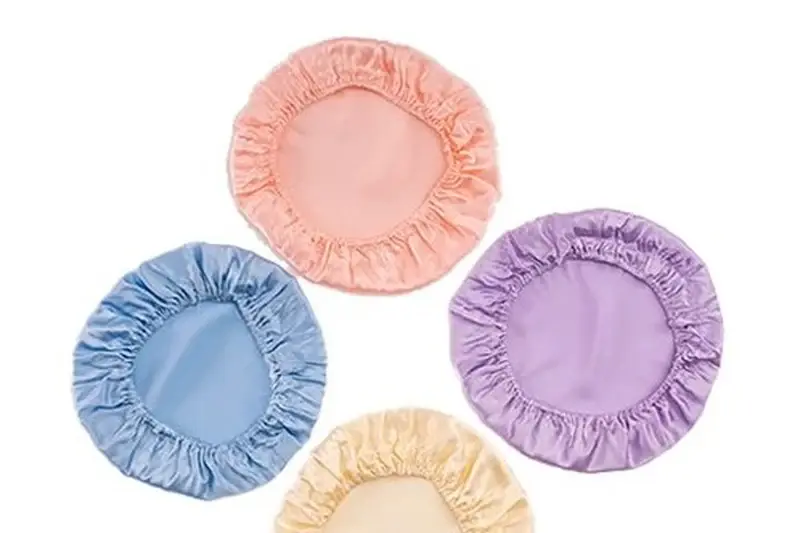 Closer profile silk bonnet