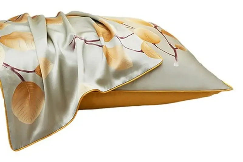 Pillowcase envelope zipper flange and piping options