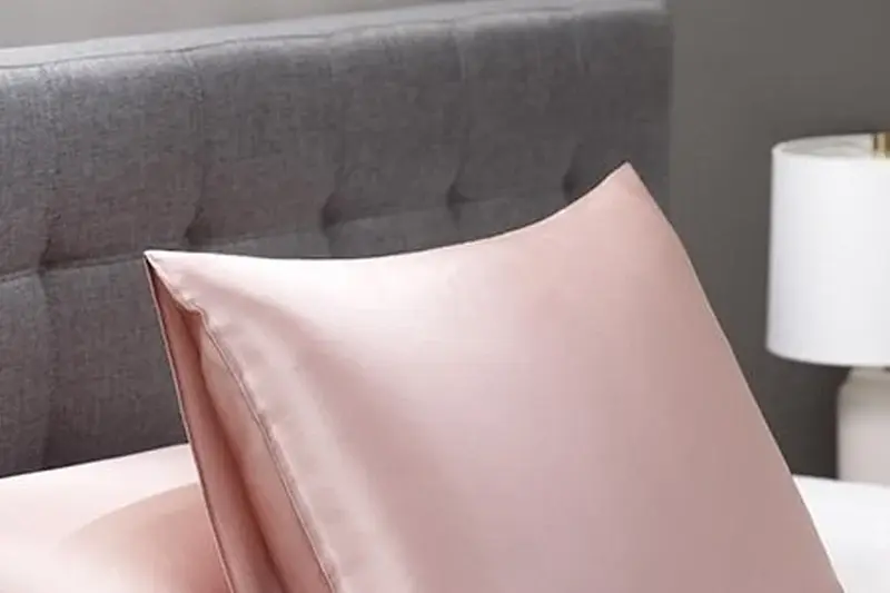 Standard and Queen silk pillowcase sizes