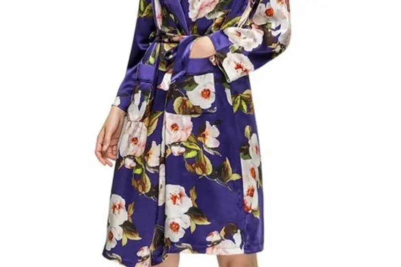 Knee-length silk robe fitting reference
