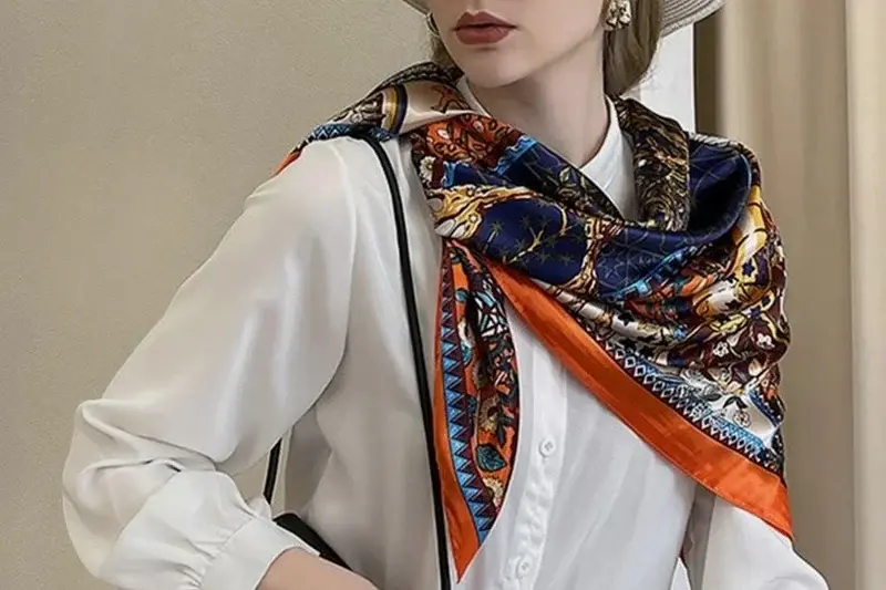 Square silk scarf formats from 45 to 110 cm
