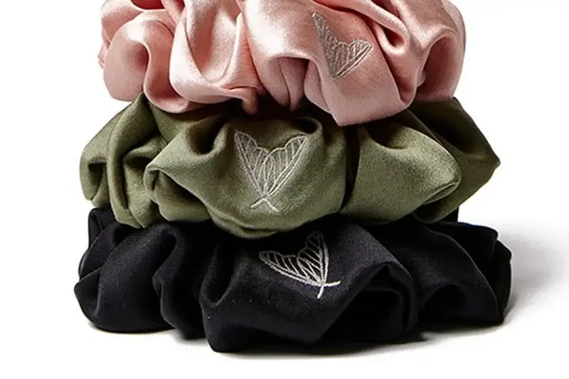 Silk scrunchie cutting sewing inspection and set packing
