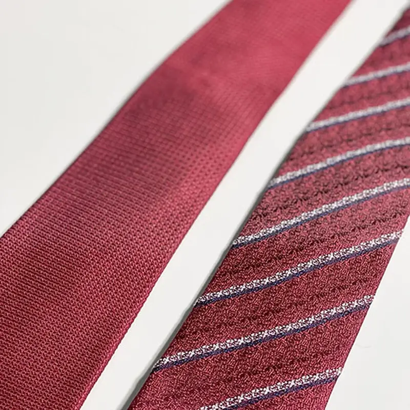Silk tie interlining and fold detail
